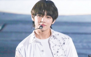 Foto-Foto Ini Buktikan V BTS Punya Jidat dan Hidung Sempurna, Setuuju?