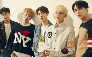 Highlight Bangga Pamer Foto Bareng Hadiah dari Kim Byung Man