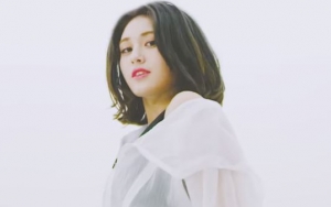 Makin Tenar, Jeon Somi Resmi Jadi Muse Brand Sepatu Ternama