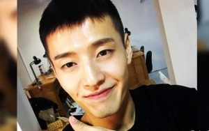 Sibuk Wamil, Kang Ha Neul Obati Kangen Fans Lewat Foto Ganteng Ini