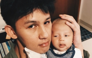Unggah Foto Kaki Bareng Anak, Jevin Julian Digoda Netter