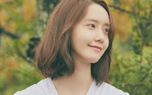 Unyu Hingga Malu-Malu, Begini Gaya Yoona Jalan-Jalan di New York