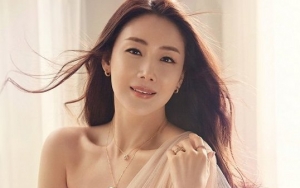 Perdana Usai Nikah, Choi Ji Woo Tampil Ceria di Acara Ini
