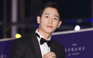 Jung Hae In Buka Suara Usai Kontroversi Posisi Center Baeksang 2018, Netter Makin Kesal