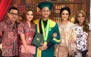 Ashanty Beri Kejutan ke Azriel, Sengaja Datangkan Krisdayanti ke Wisuda