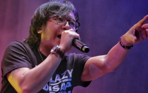 Manggung di Surabaya, Ari Lasso Persembahkan Konser Untuk Keluarga Korban Bom 