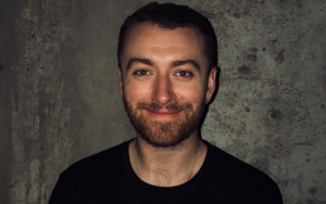 Pakai High Heels dan Kipas Pelangi, Sam Smith Kembali Dukung LGBTQ
