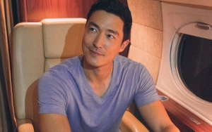 Daniel Henney Jalan dan Foto Bareng Sang Ibu, Netter: Mirip