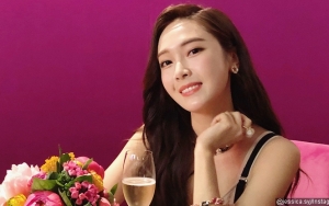 Pemotretan di LA, Jessica Tampil Chic di Foto-Foto Ini