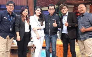 Foto Bareng Via Vallen, Wishnutama Ngaku Jadi Vyanisty