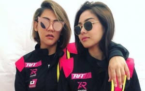 Kompak Banget, Sissy Priscillia dan Vanesha Prescilla Coba Keseruan Balapan Mobil