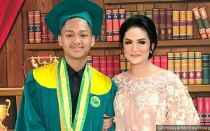 Ashanty Dituduh Pamer Soal Datangkan Krisdayanti ke Wisuda, Panitia Keliru Sebut Nama Ibu Azriel