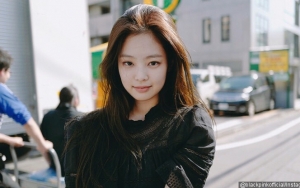 Tampil Seksi dan Imut di BTS Iklan Minuman, Jennie Bikin Netter Menggila