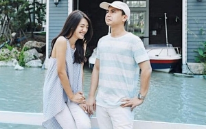 Raditya Dika Pilih Pegang Kaca Dibanding Rangkul Anissa, Netter Makin 'Curiga'