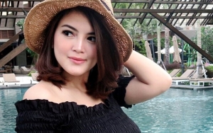Hamil 6 Bulan, Tania Putri 'Kepompong' Cantik Lakukan Maternity Shoot
