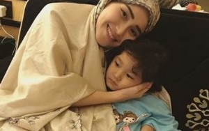 Ayu Ting Ting Ajak Bilqis Belajar Puasa Sejak Usia Dini