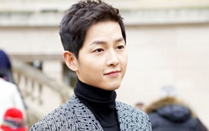 Asyik Main Golf, Gantengnya Song Joong Ki di Video Ini Dijamin Bikin Meleleh