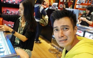 Baim Wong Sumringah Pamer Foto Bersama Kekasih, Netter Desak Segera Nikah