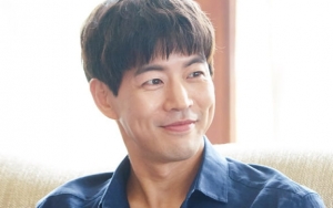 Lee Sang Yoon Bicara Bisnis dengan Aktor Tiongkok Ini di 'About Time', Siapa?
