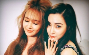 Pose Kece di Depan Mobil Baru, Yuri Hang Out Bareng Tiffany?