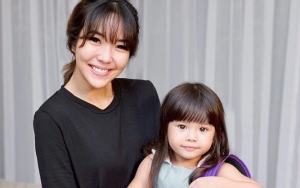 Bawa Stroller dan Tas Perlengkapan Bayi, Gemasnya Gempita Putri Gisella Anastasia Punya 'Anak' 4