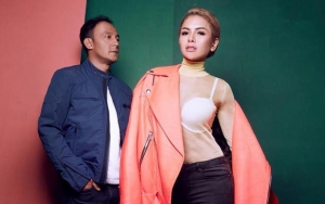 Berhijab dan Buka Puasa Bareng, Nikita Mirzani Malu-Malu Dicium Dipo Latief