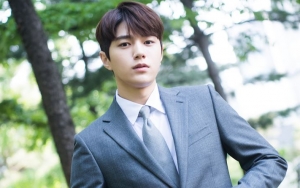 Dispatch Rilis Deretan Foto Ganteng L Syuting 'Miss Hammurabi', Penasaran?