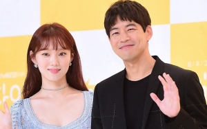 'About Time' Ungkap Momen Romantis Lee Sung Kyung dan Lee Sang Yoon di Bawah Hujan
