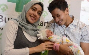 Namai Bayinya Queen Eljaz Slofa, Jadi Kado Pernikahan Fairuz A. Rafiq  & Sonny Septian
