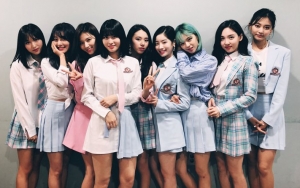 Nayeon Bagikan Foto Backstage Para Member Twice Usai Konser, Siapa Paling Cantik?