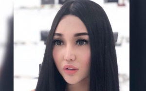 Menangis, Lucinta Luna Akhirnya Minta Maaf Soal Guyonan Nama Kota Manokwari