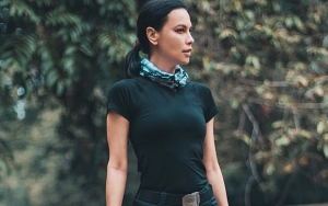 Sophia Latjuba Unggah Foto Gandeng Bule Tampan, Netter Heboh Menjodohkan