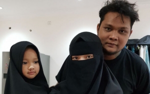 Virgoun Selfie Bareng Istri Bercadar, Dulunya Ngamuk Inara Diajak Taaruf Pria Sepulang dari Masjid