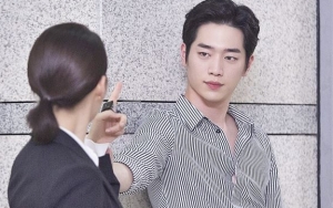 Siap Bikin Baper, Seo Kang Joon Peluk Erat Gong Seung Yeon di 'Are You Human Too?'