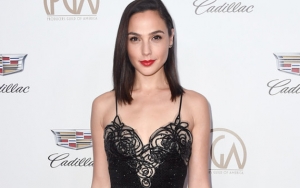 Debut Jadi Produser, Gal Gadot Bakal Buat Film Tentang Fidel Castro