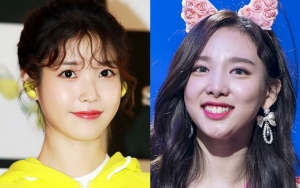 Masih Simpan Bunga dari Nayeon Twice Usai Gaon Chart Awards, IU Jadi Sorotan
