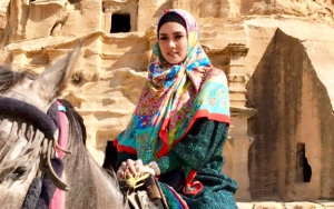 Mantap Hijrah dan Berhijab, Cantiknya Mulan Jameela Dibilang Mirip Angel Lelga