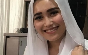 Naikkan Kaki Saat Salawatan, Ayu Ting Ting Dibully Netter Tak Beretika