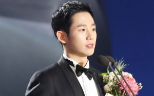 Sebut Nervous Jadi Penyebab Kontroversi Center di Baeksang, Jung Hae In Makin Dikritik