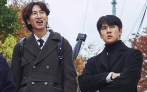 Imutnya Lee Kwang Soo - Sehun EXO Belagak Jadi Fanboy di VarShow 'Busted'