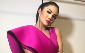 Krisdayanti Unggah Foto saat Umrah, Netter Soroti Kuteks Kukunya