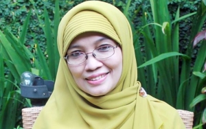 Foto Bersama Oki Setiana Dewi, Teh Ninih Istri Aa Gym Dipuji Cantik dan Awet Muda
