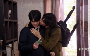 Lee Kwang Soo Nekat Kecup Pipi Sehun EXO di 'Busted', Netter Cemburu