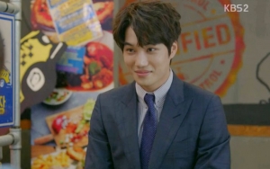 Cerianya Kai EXO Dance Ala 'La La Land' Bareng Cewek Ini di 'Miracle That We Met'
