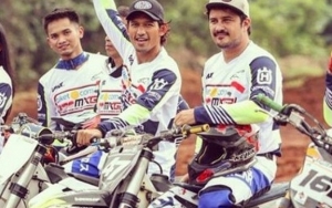 Ibnu Jamil Alihkan Perhatian ke Motocross Ditengah Kasus Cerai