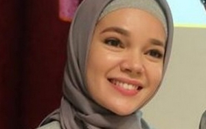 Dewi Sandra Bakal Masuk Pesantren Jika Tak Khatam Al Quran 