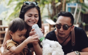 Gendong Anak dengan Posisi Begini, Ringgo Agus dan Sabai Diingatkan Netter