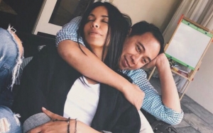 Dipeluk Mesra, Foto Sophia Latjuba dan Tio Setiyoso Bareng 'Anak' Ibarat Keluarga Bahagia