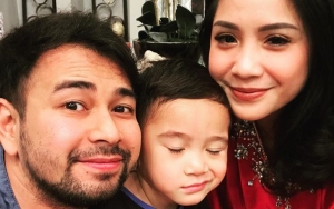 Nagita Bahagia Sahur Bareng Suami dan Dihadiahi Bunga Mawar, Muka Raffi Justru Terlihat Muram