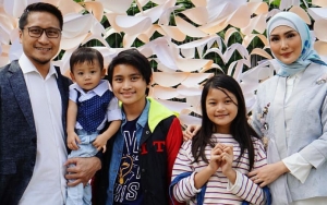 Putra Sulung Wisuda, Fenita Arie Beri Pesan Bijak Untuk Orangtua